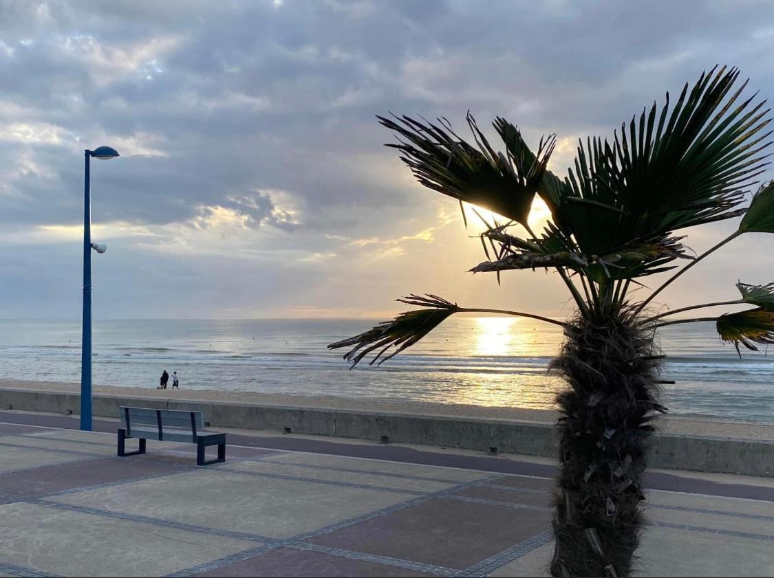 Lesparisnormands - Magnifique Vue Mer - Centre Et Plage Villers-sur-Mer Esterno foto