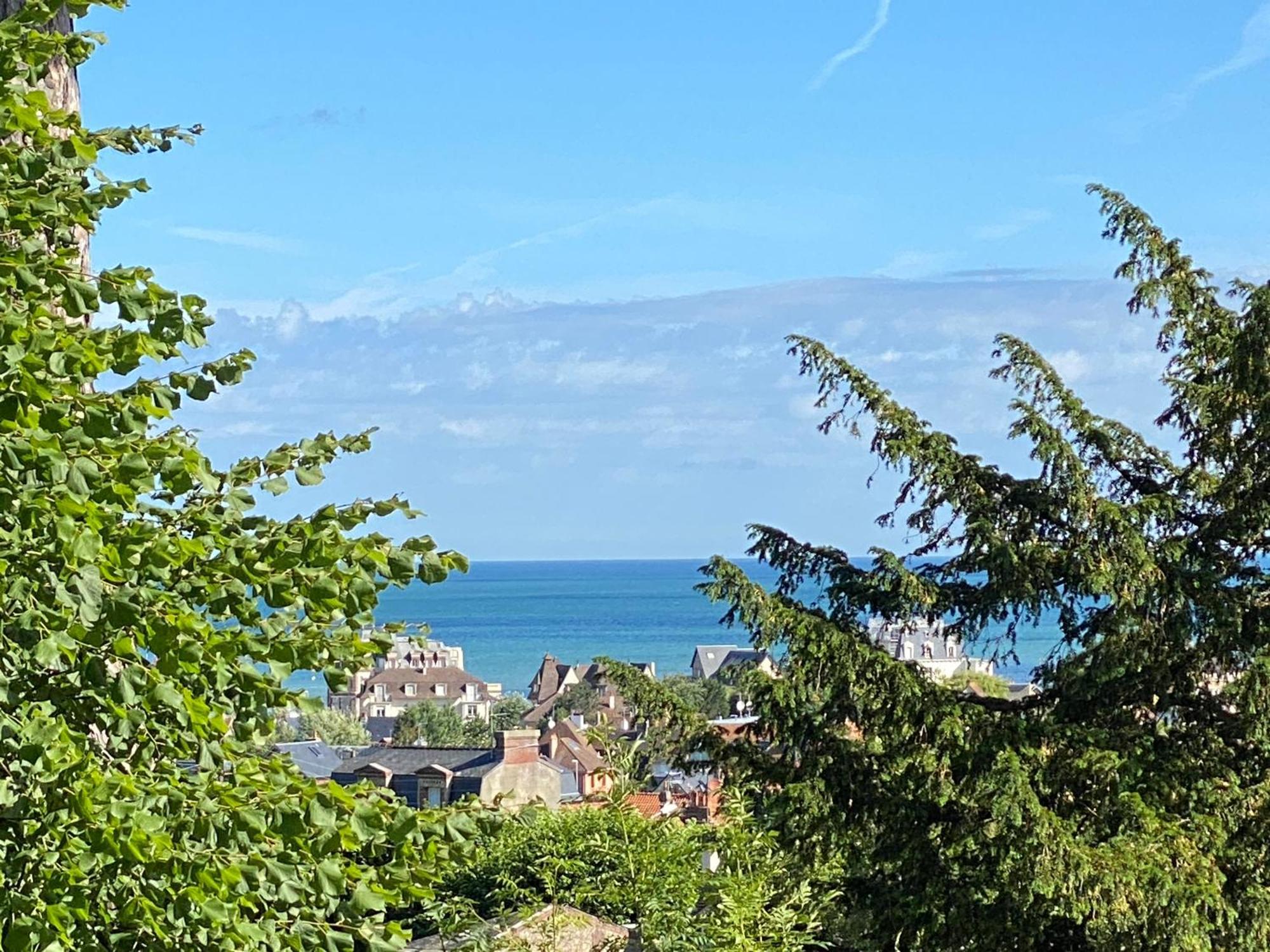 Lesparisnormands - Magnifique Vue Mer - Centre Et Plage Villers-sur-Mer Esterno foto